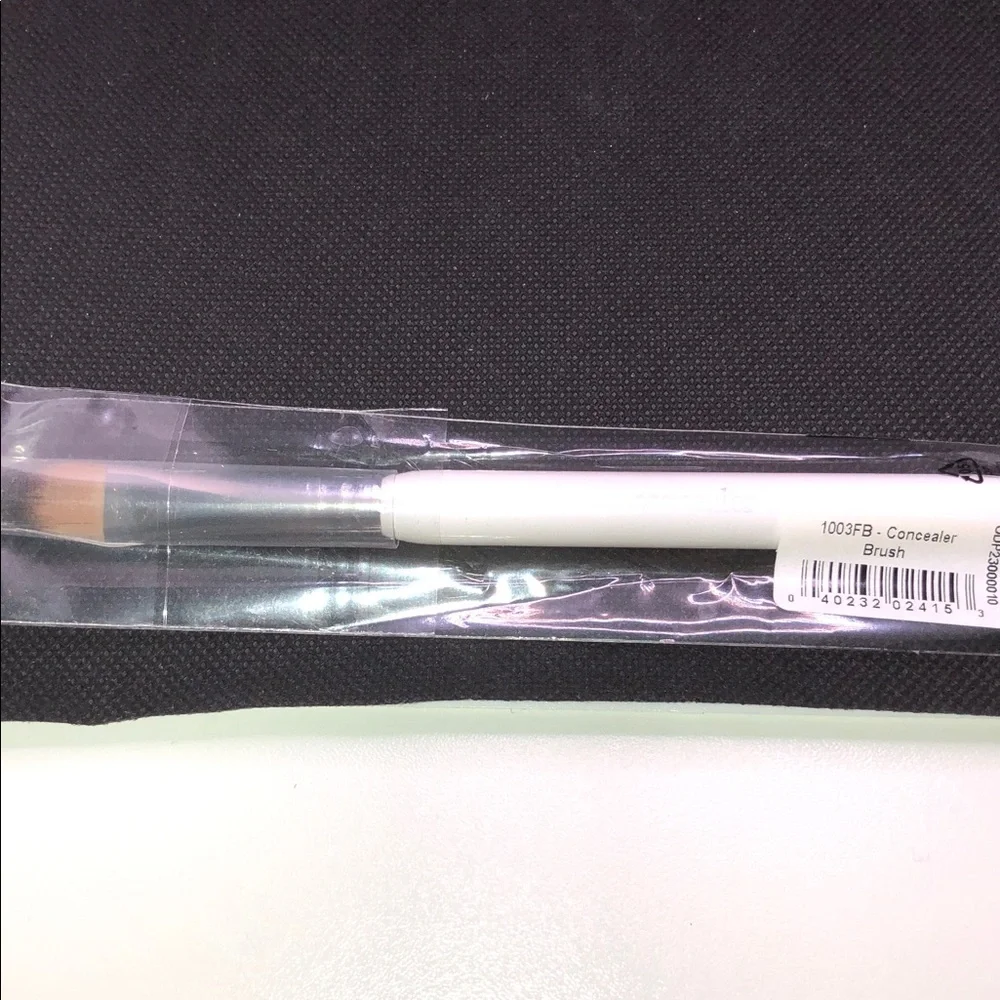 Kajer Weis concealer brush NEW and sealed.